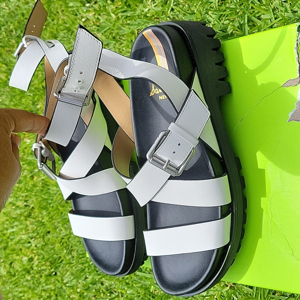 Sandals - Picture 2 of 5